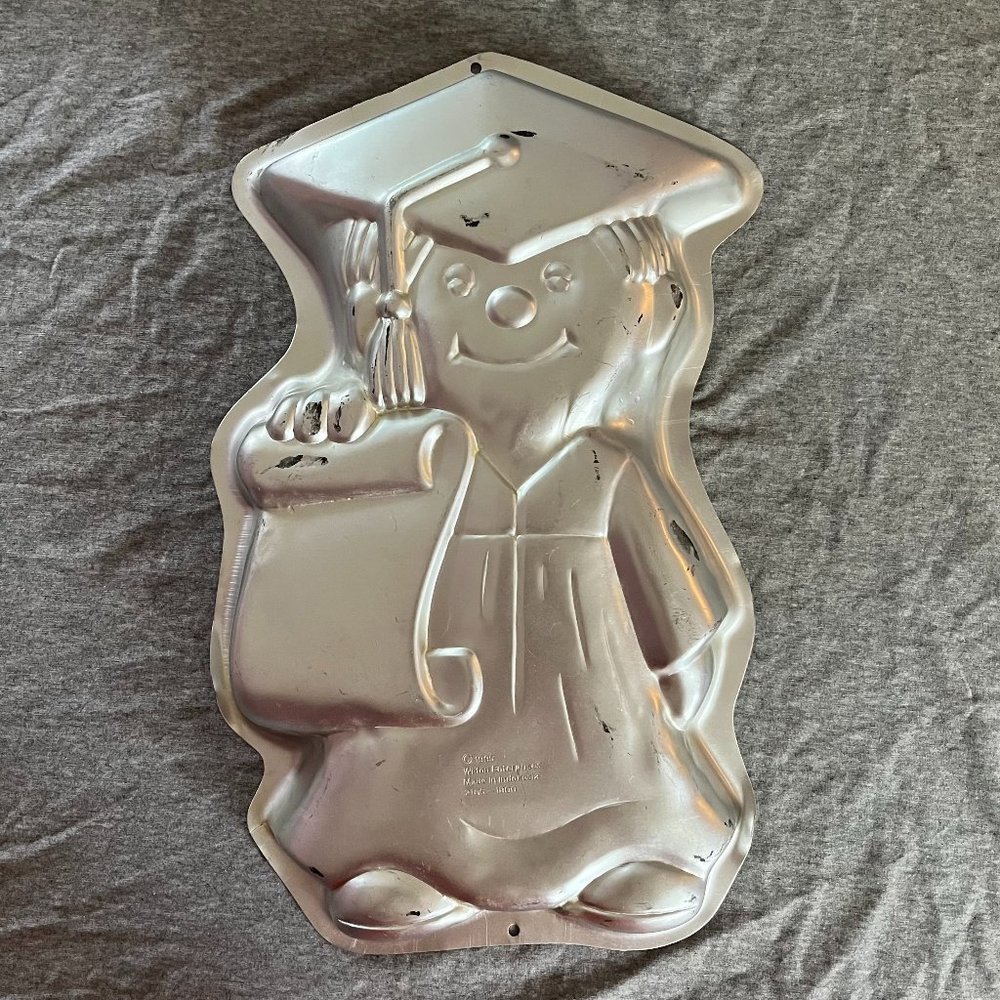 Wilton Proud Graduate Cake Pan 1995 2105-1800